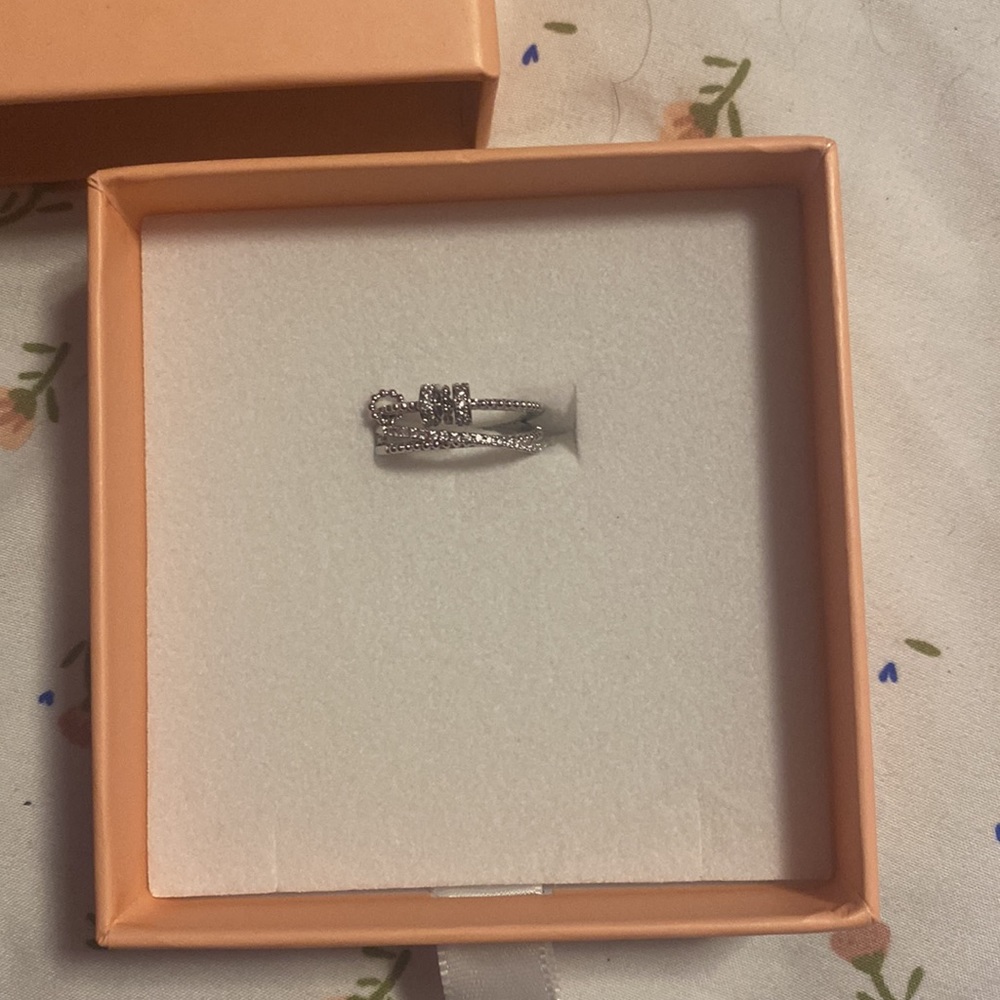 Ring - Picture 3 of 4